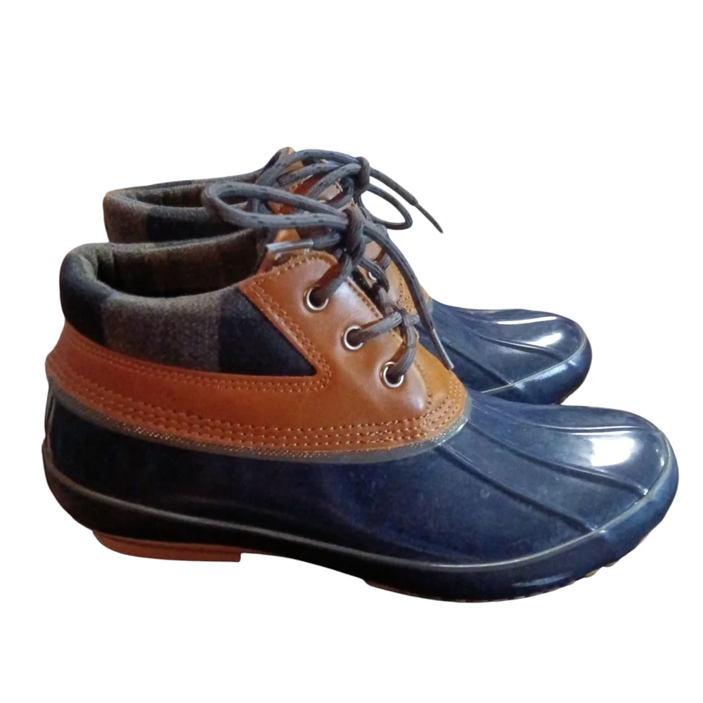 G.H. Bass & Co. Women's Blue and Brown Waterproof Boots Size 9 New No Tags